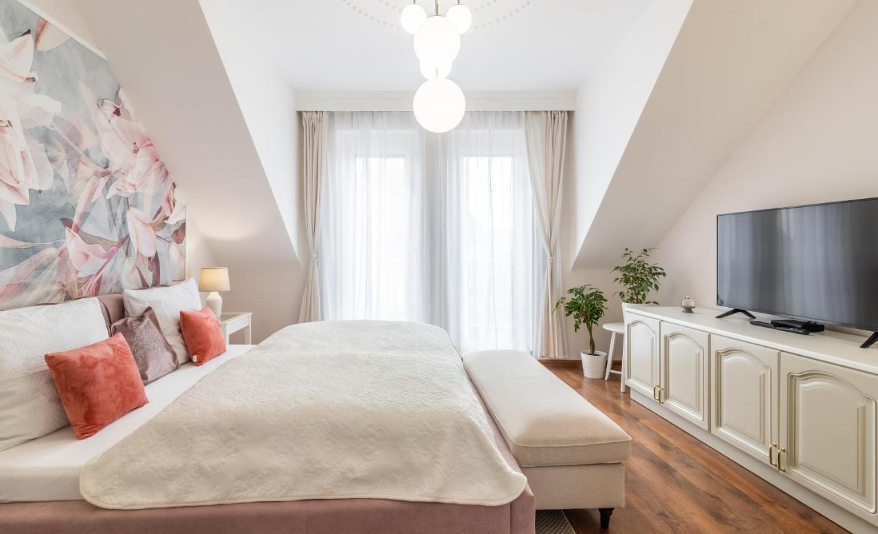Monarchia Apartman Pearl Mosonmagyarovar Exterior photo